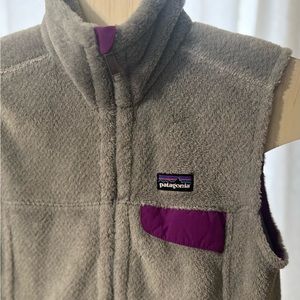 Ladies “Patagonia” Fleece Vest**
Excellent Like New Condition •
Women’s Small